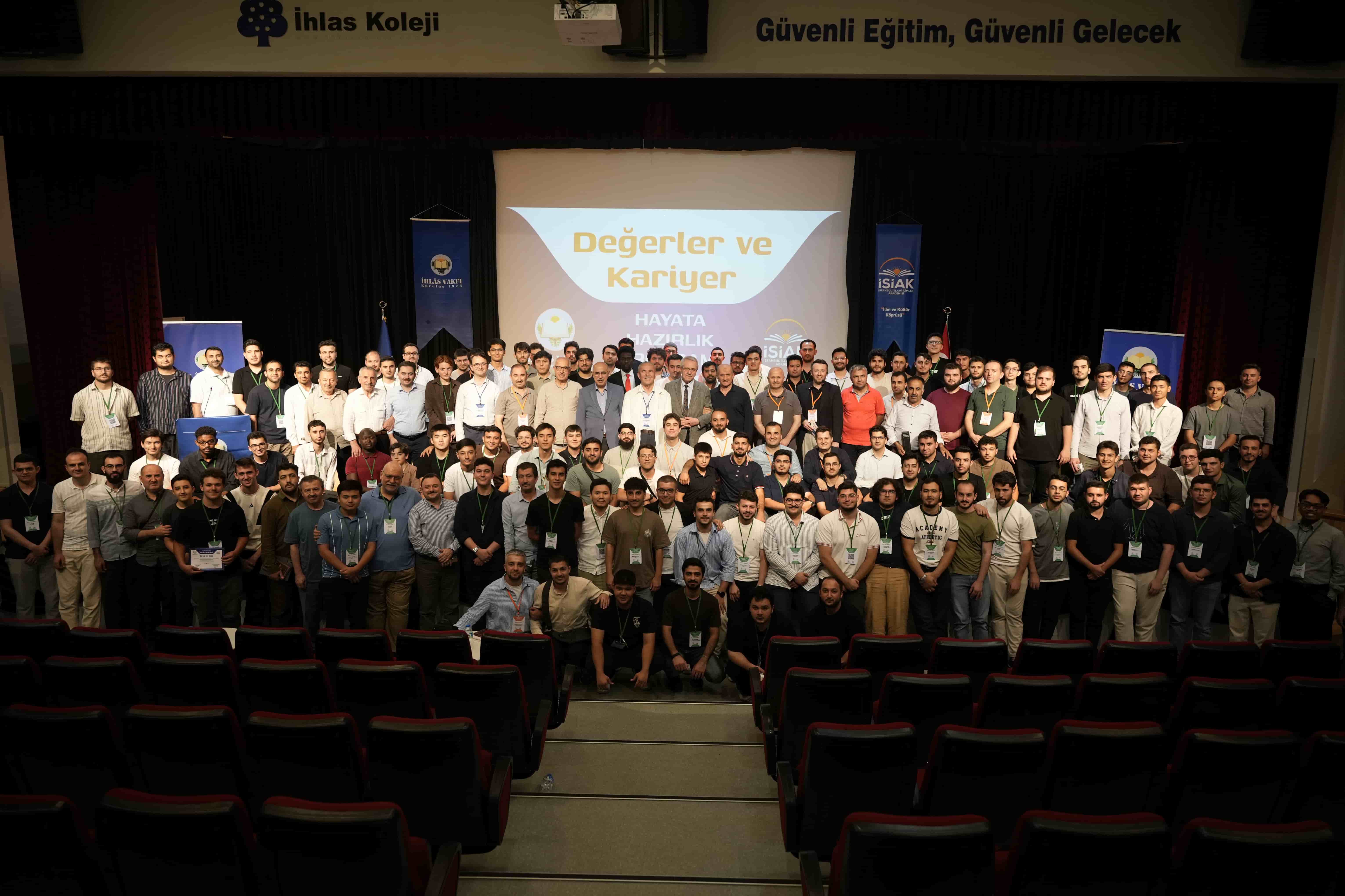 Değerlerden Kariyere: Hayata Hazırlık Programı Tamamlandı