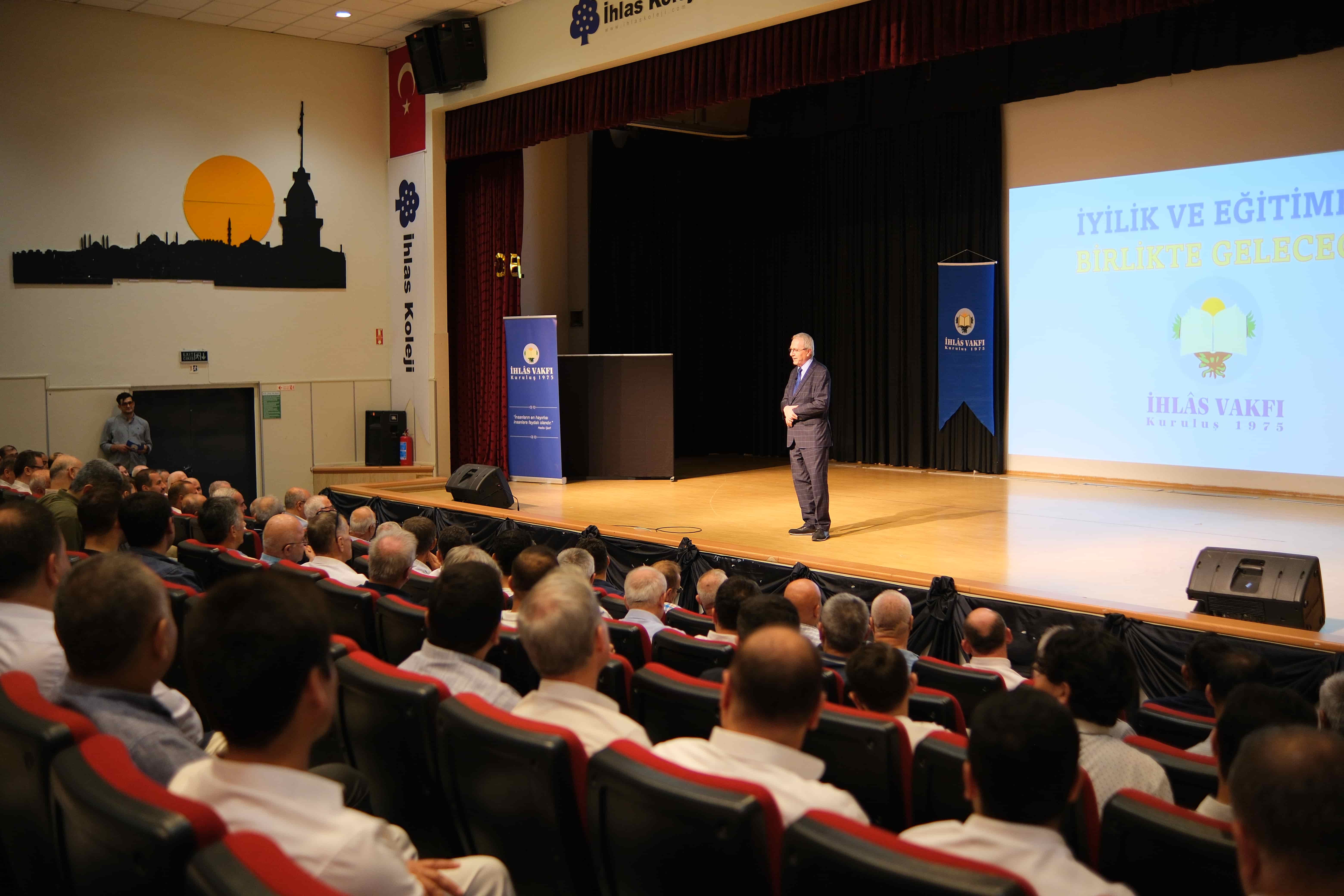 İstanbul’da Yurt İdareci ve Eğitimcileriyle Toplantı Gerçekleştirildi